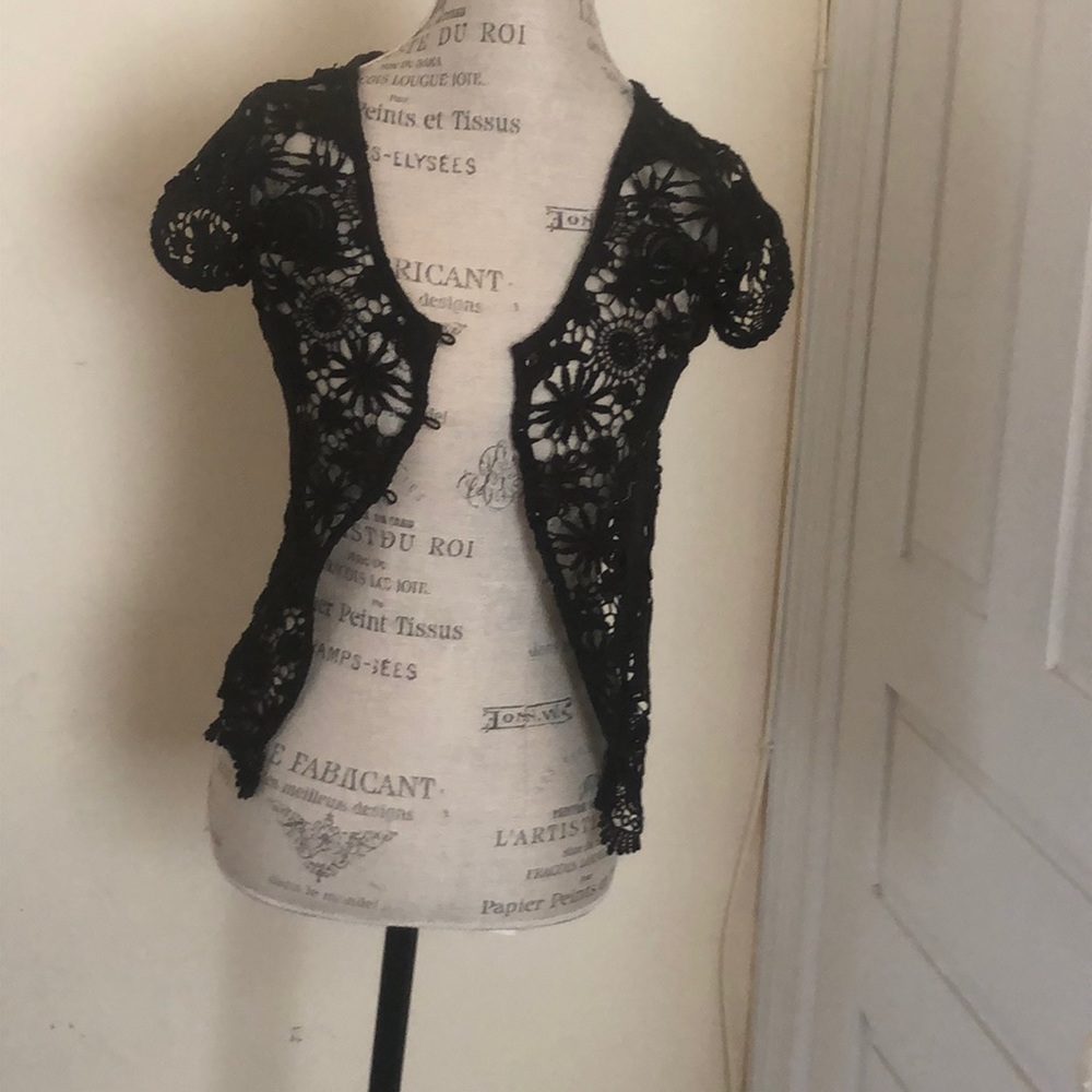 Black crochet crop top